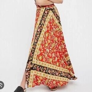 Spell & the Gypsy Lolita Campfire Gypsy Skirt Boho Size Medium Red Black Cream